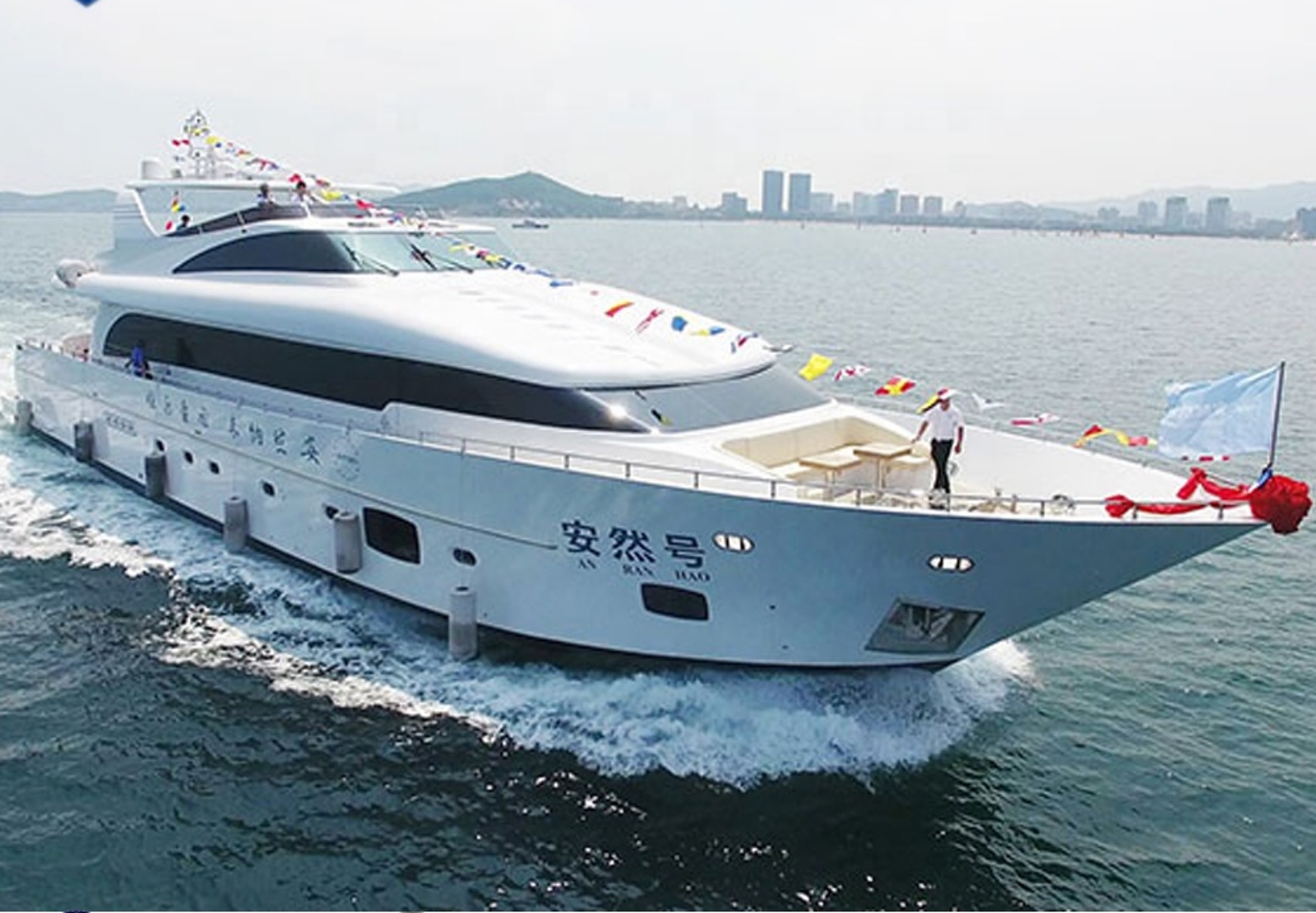 115 ft yacht